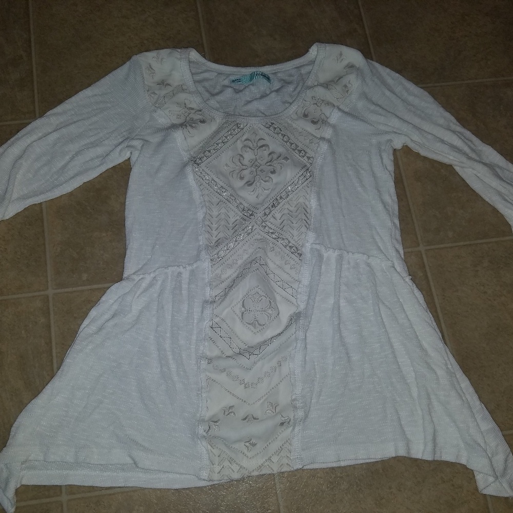 Gorgeous Maurice's top